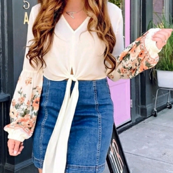 Floral Cream Color Chiffon Crop Top - Picture 7 of 8